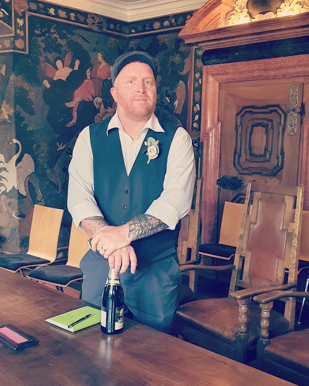 Der Life Changing Coach

Falls ihr einen Termin buchen wollt ?  Ich berate Business-Menschen, Unternehmen und Coaches und skaliere mehrfach 8-stellige Jahresumsätze ohne Zuzahlung. Ich stärke dein Mindset..... 

Bulshit.. hab geheiratet ❤️😂😂😂