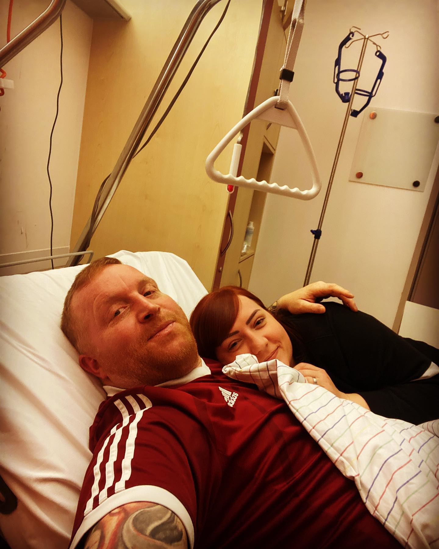 Was wäre ich nur ohne DICH. Du gibt’s mir so viel Kraft, wir lachen und weinen zusammen.
Du machst aus jedem Tag was besonderes.
Ich bin so stolz auf dich.

Mein Lieblingsmensch @tantejani 

#krebsblogger #krebsisteinarschloch #krebskämpfer #krebskrank #cancer #cancerfighter #lifestyle #lifeisgood #lifeisbeautiful #lifecoaching #lifegoals #lifeofadventure #love #selfie #healthylifestyle #healthy #gesundheit #gesundleben #krank #krankheit #lebensfreude #lebengenießen #lebensqualität #lebedeinleben #lebensmotto #fickdichkrebs #zitate