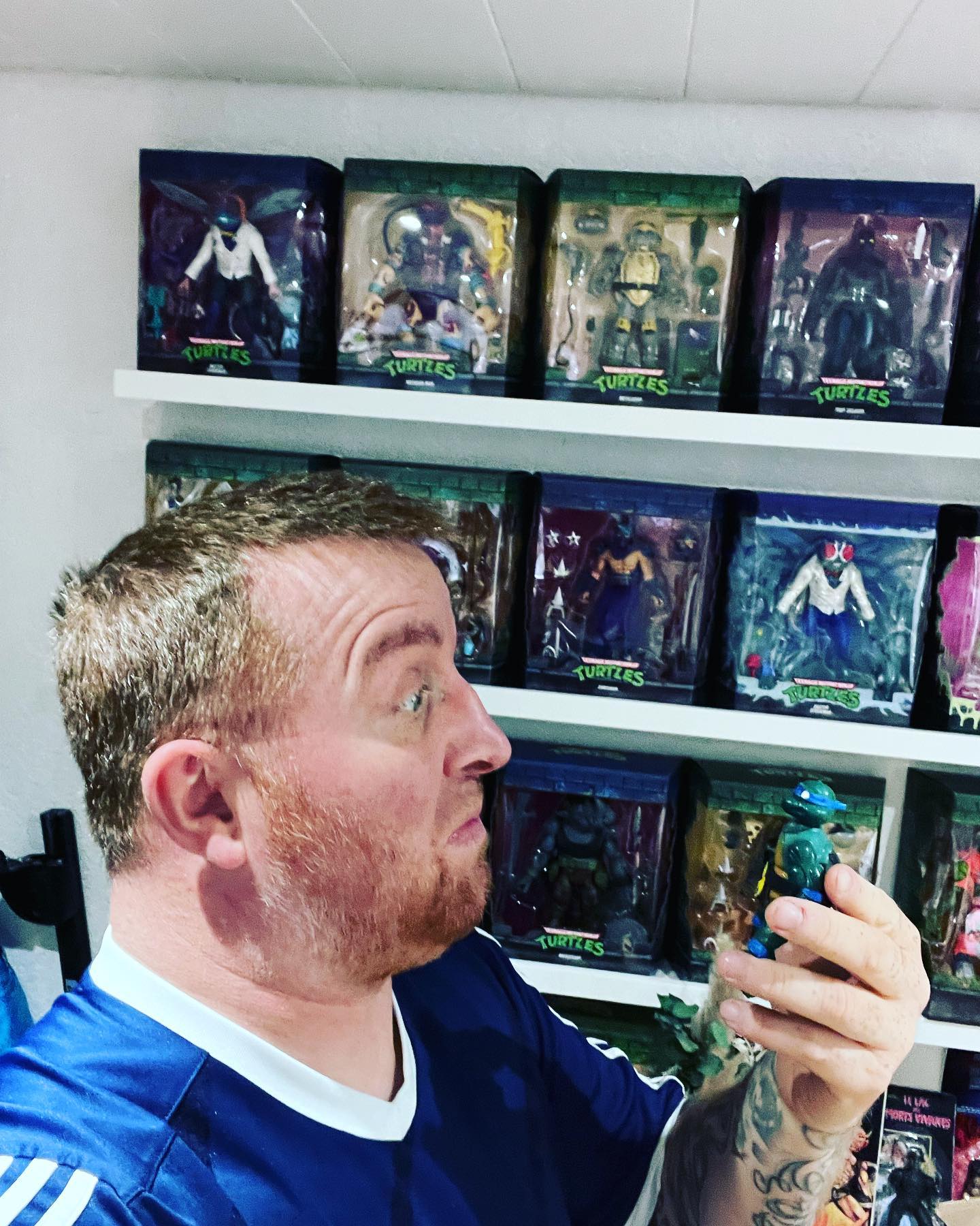 ….Jeder hat doch sein inneres Kind …. für mich das Spielzeug .. für andere das Auto und den nächsten überleben im Wald …

Am Ende geht’s doch nur darum mal ein paar Stunden aus dem ganzen Müll zu flüchten und sich an etwas klammern was einem das Gefühl von Freude vermittelt ✌️✌️😀

Also lasst mal raus das Kind und lebt 🤌🤌😀😀😀

#krebsblogger #krebsisteinarschloch #krebskämpfer #krebskrank #cancer #cancerfighter #lifestyle #lifeisgood #lifeisbeautiful #lifecoaching #lifegoals #lifeofadventure #love #selfie #healthylifestyle #healthy #gesundheit #gesundleben #krank #krankheit #lebensfreude #lebengenießen #lebensqualität #lebedeinleben #lebensmotto #fickdichkrebs #zitate