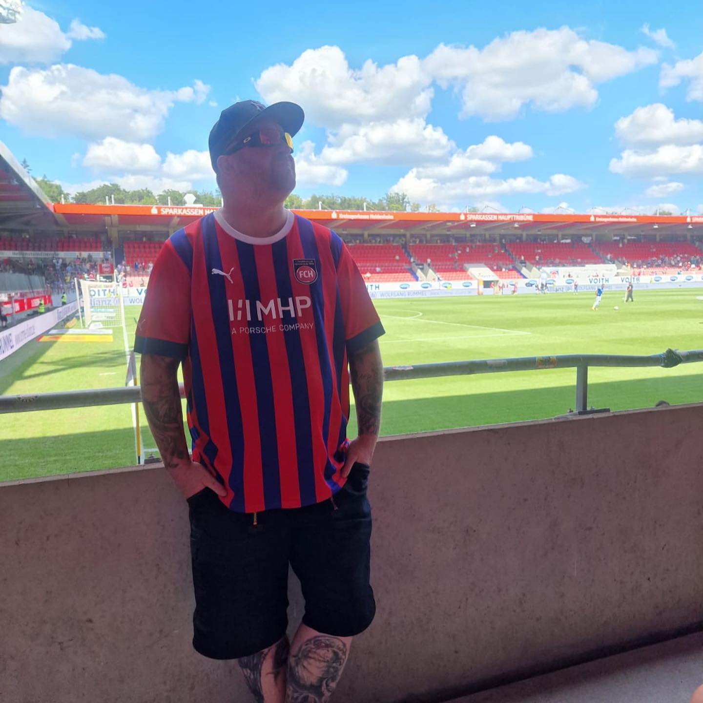 Jungs ich bin ab nächsten Heimspiel wieder auf der Osttribüne mit Dauerkarte (ermäßigt) bin ja schließlich behindert 🙏👌🫶 freu mich so sehr und dann mach mer nen fettes Foto vor dem Banner 

Danke und bis bald @leonardskw_1846 @maxx_hdh und alle andern.

@fch_1846 @heidenheim.de @fanprojekt_heidenheim @hei

#krebsisteinarschloch#darmkrebs#krebskämpfer #krebskrank #cancer #cancerfighter #lifestyle #lifeisgood #lifeisbeautiful #lifecoaching #paliativ #darmkrebs#lifeofadventure #love #selfie #healthylifestyle #healthy #gesundheit #gesundleben #krank #krankheit #lebensfreude #lebengenießen #lebensqualität #lebedeinleben #lebensmotto #fickdichkrebs #zitate