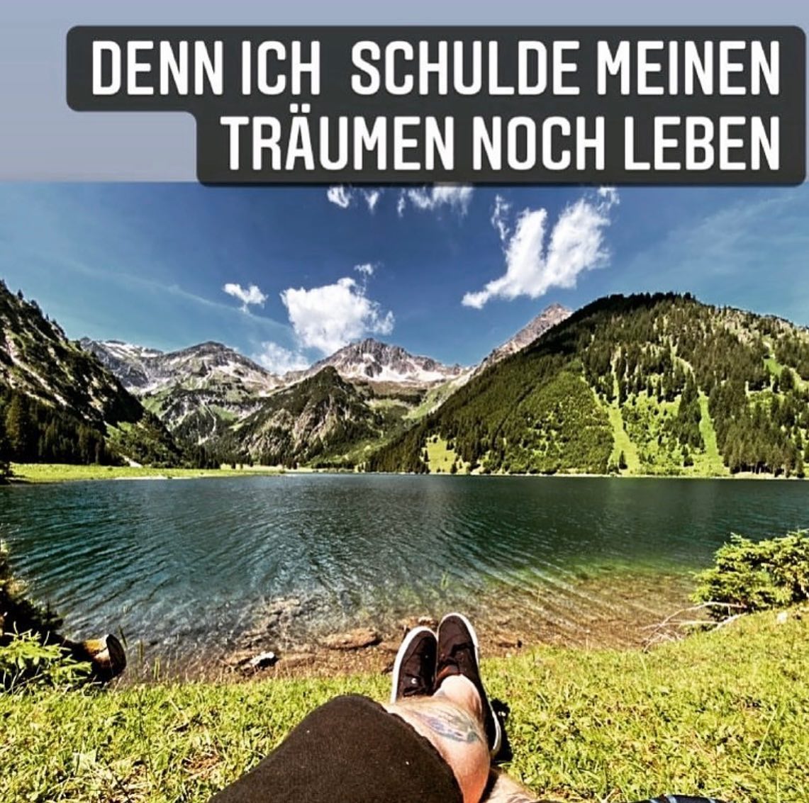 Wie schnell doch so ein Jahr vorbeigehen kann… über 1 Jahr ist jetzt vergangen nach der Diagnose. 

Ja ich schulde mir selber noch viel viel mehr dieser Momente und Orte die einem den Atem stocken lassen und du einfach nur mal sein kannst 😀

Es gibt so viele schöne Orte direkt vor der Haustüre. 

LebensAkku aufladen …

#krebsisteinarschloch#darmkrebs#krebskämpfer #krebskrank #cancer #cancerfighter #lifestyle #lifeisgood #lifeisbeautiful #lifecoaching #paliativ #darmkrebs#lifeofadventure #love #selfie #healthylifestyle #healthy #gesundheit #gesundleben #krank #krankheit #lebensfreude #lebengenießen #lebensqualität #lebedeinleben #lebensmotto #fickdichkrebs #zitate