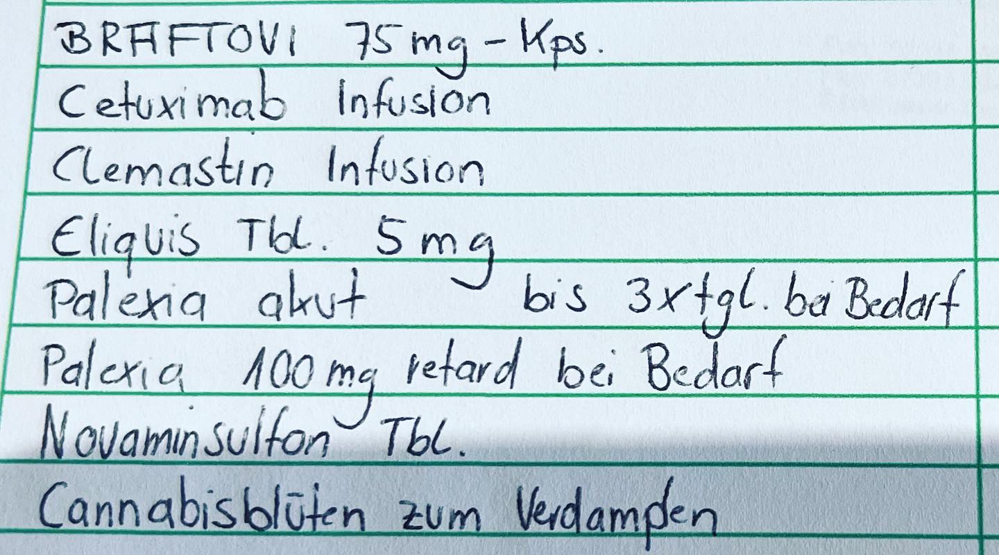 Hier mal nen Auflistung der Medikamente die ich nach meiner Anpassung jetzt bekomme. 

Immer noch mehr als genug, aber 1/10 von vorher. 

Ich fühle mich gut und es fühlt sich richtig an wie es ist ….

🙋🙋🙋 #krebsisteinarschloch#darmkrebs#krebskämpfer #krebskrank #cancer #cancerfighter #lifestyle #lifeisgood #lifeisbeautiful #lifecoaching #paliativ #darmkrebs#lifeofadventure #love #selfie #healthylifestyle #healthy #gesundheit #gesundleben #krank #krankheit #lebensfreude #lebengenießen #lebensqualität #lebedeinleben #lebensmotto #fickdichkrebs #zitate