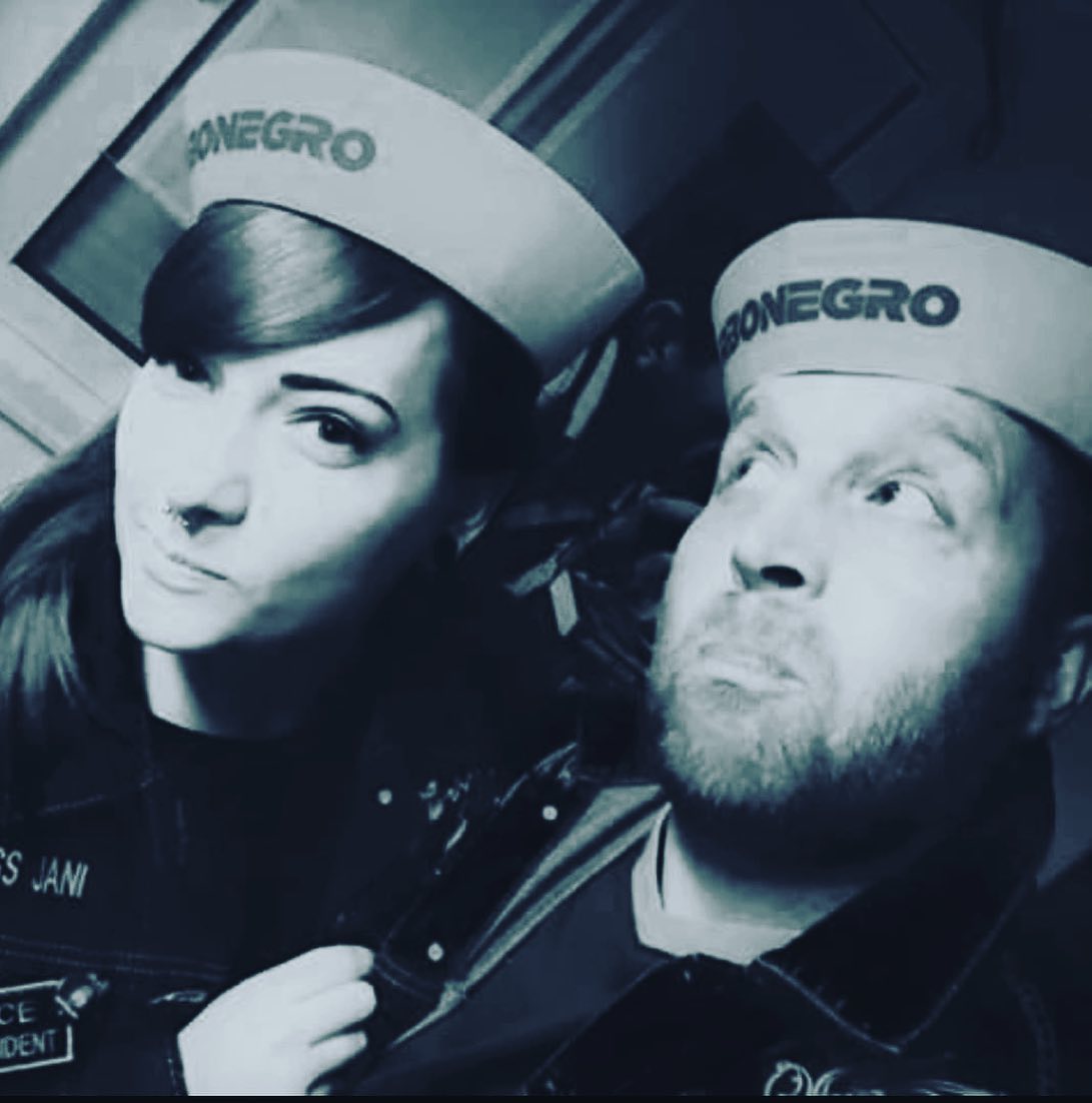 Und so segeln wir weiter in Richtung nirgendwo…

Mit DIR am Steuer ist es  mir egal wohin @tantejani 

#krebsisteinarschloch#darmkrebs#krebskämpfer #krebskrank #cancer #cancerfighter #lifestyle #lifeisgood #lifeisbeautiful #lifecoaching #paliativ #darmkrebs#lifeofadventure #love #selfie #healthylifestyle #healthy #gesundheit #gesundleben #krank #krankheit #lebensfreude #lebengenießen #lebensqualität #lebedeinleben #lebensmotto #fickdichkrebs #zitate