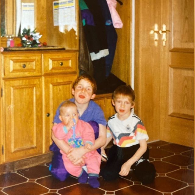 Zum Glück muss ich heute nimmer beschützen und ins Bett tragen. 

Tatsächlich hab ich mega gern auf die beiden aufgepasst. Vor allem am Wochenende. 

Manchmal war es, weil ich euch lieb hatte, aber meistens weil Royal Ruble oder WCW Wrestling kam 😂😂🤌 

Hach die Fliesen und der Schrank sind Klasse 👍 

@san.smile24 @steffen_ @conny.kolb62 

#krebsisteinarschloch#darmkrebs#krebskämpfer #krebskrank #cancer #cancerfighter #lifestyle #lifeisgood #lifeisbeautiful #lifecoaching #paliativ #darmkrebs#lifeofadventure #love #selfie #healthylifestyle #healthy #gesundheit #gesundleben #krank #krankheit #lebensfreude #lebengenießen #lebensqualität #lebedeinleben #lebensmotto #fickdichkrebs #zitate