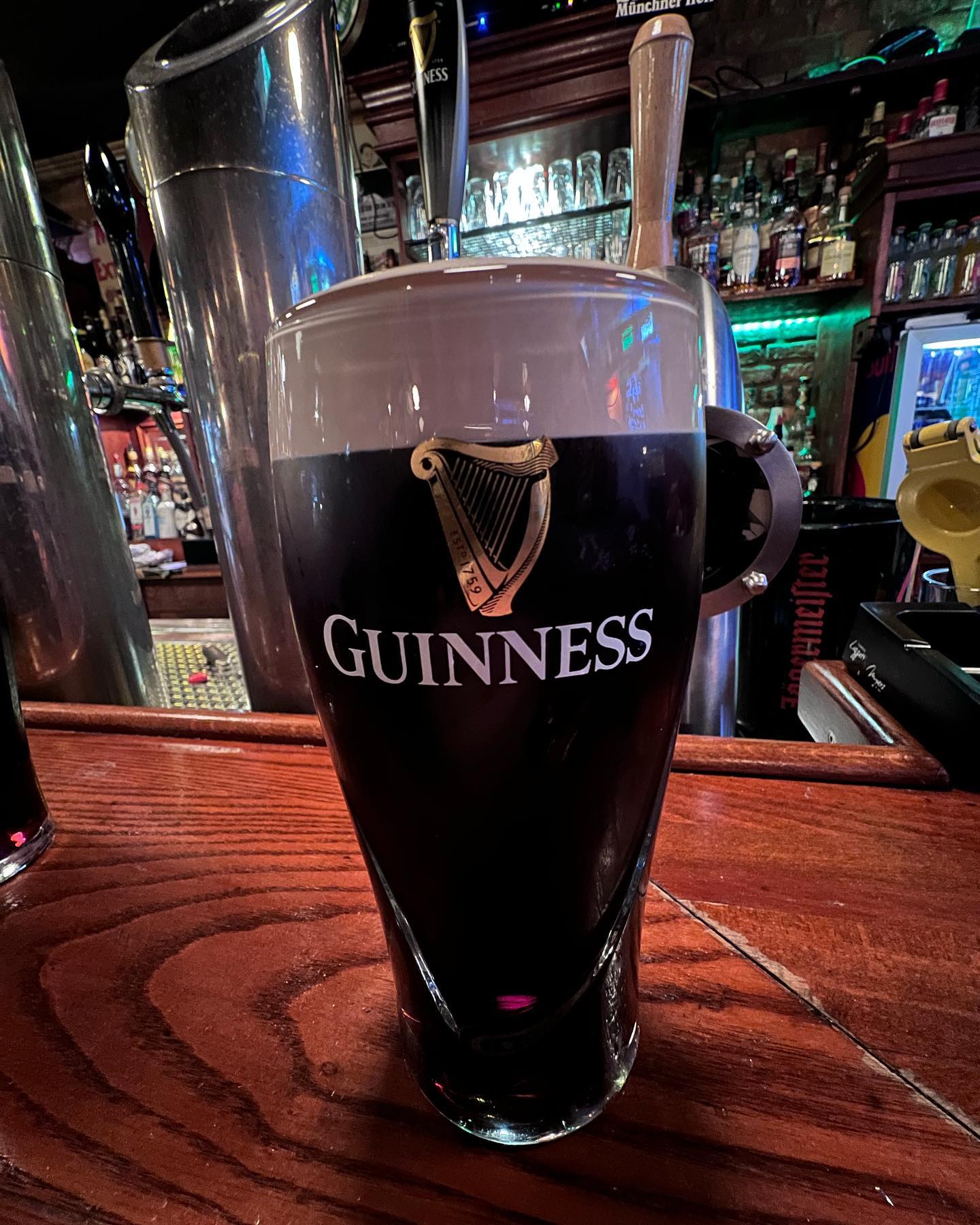 Unvergessen ♥️♥️

Jungs ich bin euch so unendlich dankbar. Wie toll einfach. Ich wurde nach Hamburg entführt. Standesgemäßes Hotel auf der Reeperbahn. Schöne Feier mit viel Lachen viel Essen Trinken Party und einfach mal kein Krebs haben. 

Kann das nicht in Worte fassen wie gut mir das tat ❤️❤️❤️❤️🚨🚨🚨👍👍👍

Unbedingt wieder 🤘🤘🤘 Punkrock und Heavy Metal 🎸 💪🏻

#darmkrebs#krebskämpfer #krebskrank #cancer #cancerfighter #lifestyle #lifeisgood #lifeisbeautiful #lifecoaching #paliativ #darmkrebs#lifeofadventure #love #selfie #healthylifestyle #healthy #gesundheit #gesundleben #krank #krankheit #lebensfreude #lebengenießen #lebensqualität #lebedeinleben #lebensmotto #fickdichkrebs #zitate