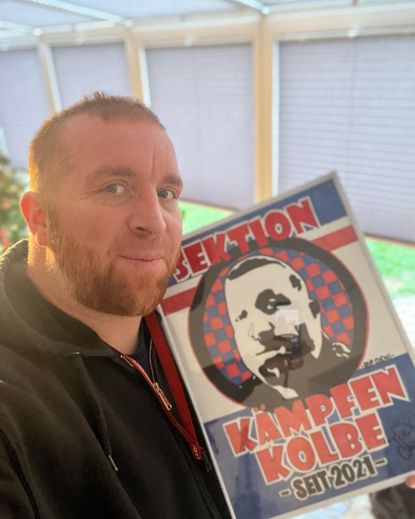 R.I.P. @cancerfluencer_deni 

Und vielen Dank an die Sektion Kämpfen Kolb SKK …. Für diese tollen Einblicke gestern. Hier findet Jugendarbeit statt. Im Fantreff werden Ideen geschmiedet, Taschengelder gezählt und zusammengelegt für neue Projekte und Shows während der Spiele. Ihr habt viel mehr Aufmerksamkeit verdient. Und ich danke EUCH für euerm Einsatz. Leider waren nicht alle da, aber nächstes mal machen wir ein Gruppenbild mit allen.

FUCK CANCER ♋️…. Und wenn ihr durch eure Choreografien nur 2 Leute dazu bewegt zur Vorsorge zu gehen …. Habt ihr mehr erreicht wie 90% der Jugendlichen (über die man ja immer nur schimpft)  hier passiert grad was sinnvolles … und dahin gehen die Spenden.
##

2023 wird legendär … 😜 auf viele weitere Mitglieder für die SKK 🍀🍀🍀

Danke einfach … ich kann es nur wiederholen … ihr seid der Hammer 🤩 

DEN SPENDENLINK FINDET IHR OBEN IN MEINEM Profil 

🤩🤩🫶🫶

#krebsisteinarschloch#darmkrebs#krebskämpfer #krebskrank #cancer #cancerfighter #lifestyle #lifeisgood #lifeisbeautiful #lifecoaching #paliativ #darmkrebs#lifeofadventure #love #selfie #healthylifestyle #healthy #gesundheit #gesundleben #krank #krankheit #lebensfreude #lebengenießen #lebensqualität #lebedeinleben #lebensmotto #fickdichkrebs #zitate