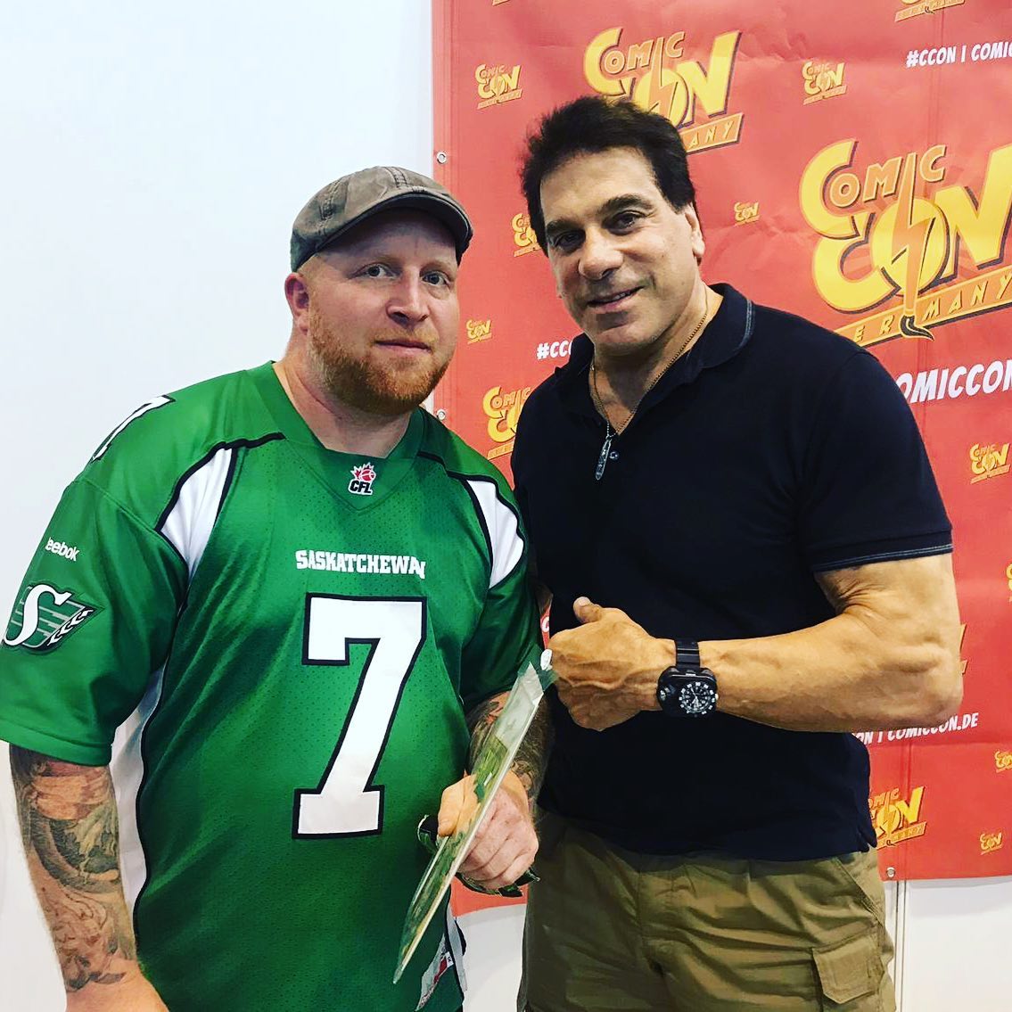 Cooles Bild von vor paar Jahren mit Hulk (links) und dem berühmten Lou Ferrigno

#krebsisteinarschloch #darmkrebs#krebskämpfer #krebskrank #cancer #mutmacher #cancerfighter #lifestyle#cancerblogger #lifeisgood #lifeisbeautiful #lifecoachin #palliativ #darmkrebs#lifeofadventure #dasistpalliativ #selfie #healthylifestyle #healthy #gesundheit #gesundleben #krank #krankheit #lebensfreude #darmkrebskämpfer #krebskrank  #cancerfighter #lebedeinleben #lebensmotto #fickdichkrebs #zitate 
#fckcancer