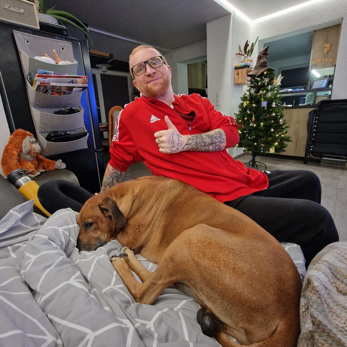 Wieder geschafft 💪🏻💪🏻💪🏻 umgekippt… kurz liegen geblieben ….. aufgestanden…. 

Wieder daheim bei meiner Familie ❤️😀💪🏻🙏

Niemals aufgeben, niemals  nachgeben, nicht zu viel denken …. 

#krebsisteinarschloch #darmkrebs#krebskämpfer #krebskrank #cancer #mutmacher #cancerfighter #lifestyle#cancerblogger #lifeisgood #lifeisbeautiful #lifecoachin #palliativ #darmkrebs#lifeofadventure #dasistpalliativ #selfie #healthylifestyle #healthy #gesundheit #gesundleben #krank #krankheit #lebensfreude #darmkrebskämpfer #krebskrank  #cancerfighter #lebedeinleben #lebensmotto #fickdichkrebs #zitate 
#fckcancer