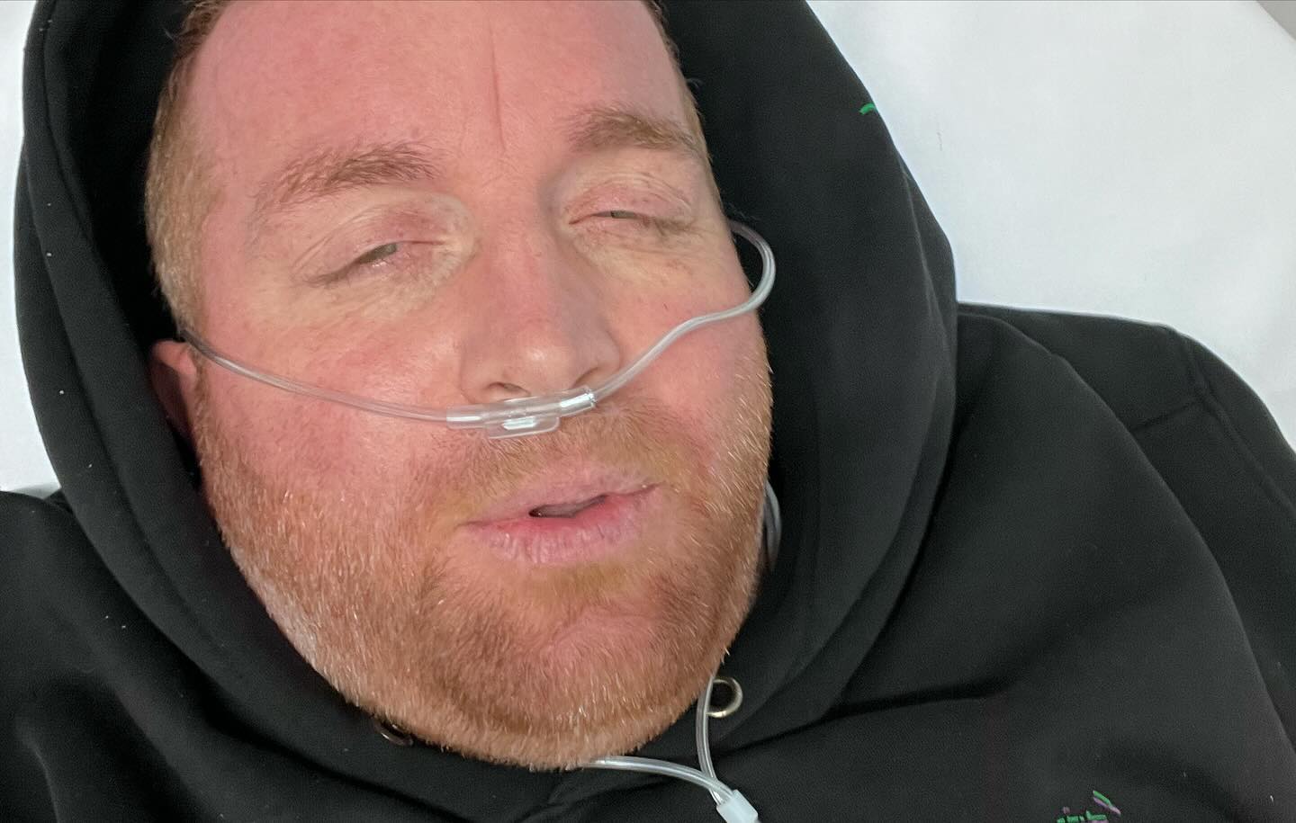 Die folgenden Bilder sind nicht nicht für  jeden geeignet. Hier ging’s mir wirklich super schlecht. Nichts desto trotz geht’s mir gut damir die Bilder zu sehen und mich erinnern. Wie stark ich gekämpft habe und wie viel Power habe. Wenn der Beastmode aktiviert ist. Wie viel ist da möglich ? Einfach alles wäre da möglich. 

Hier sieht man den eisernen Willen und jedes Feuer in meinen Augen diesem scheiss Krebs mit allem was ich habe zu begegnen. Meine ganze Kraft und meine Power bekommst du zu spüren, meine Wut, Trauer Hass und Schmerz du bekommst alles zu spüren. Bis du für immer gehst 💪🏻💪🏻💪🏻💪🏻

Ich gebe niemals auf. 💪🏻💪🏻💪🏻💪🏻

FUCK CANCER 

Diese Bilder motivieren mich weiterzumachen 💪🏻

We are CANCERBUSTERS

Wie geht’s euch bei solchen Bildern ? Motiviert euch das wenn ihr euch so sehen würdet? Oder kommen da bestimmte Gedanken die man nicht möchte ? 

#krebsisteinarschloch #darmkrebs#krebskämpfer #krebskrank #cancer #mutmacher #cancerfighter #lifestyle#cancerblogger #lifeisgood #lifeisbeautiful #lifecoachin #palliativ #darmkrebs#lifeofadventure #dasistpalliativ #selfie #healthylifestyle #healthy #gesundheit #gesundleben #krank #krankheit #lebensfreude #darmkrebskämpfer #krebskrank  #cancerfighter #lebedeinleben #lebensmotto #fickdichkrebs #zitate 
#fckcancer